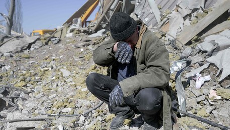 Ucraina:media,almeno 80 vittime raid contro caserme Mykolaiv (ANSA)