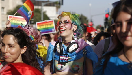 Un momento della 'Pride parade' dell'anno scorso a Gerusalemme (ANSA)