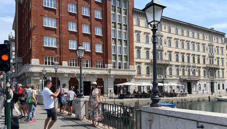 Ferragosto: tra turisti e residenti, Trieste non si svuota (ANSA)
