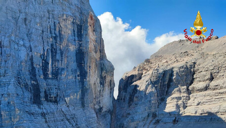 Scarica di roccia da Monte Pelmo, ispezioni Soccorso Alpino (ANSA)