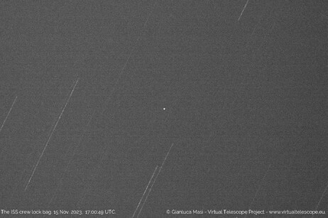 La borsa smarrita appare come un puntino luminoso al centro dell’immagine (fonte: Gianluca Masi - Virtual Telescope Project)