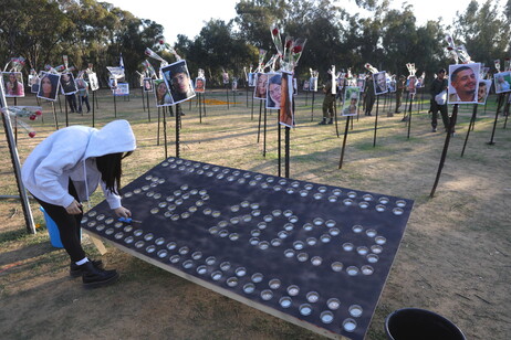 Un memoriale per le vittime dell'attacco di Hamas, lo scorso 7 ottobre