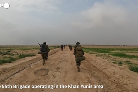 Gaza, le operazioni dell'esercito israeliano a Khan Yunis
