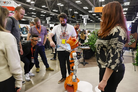 Con HealthBot studenti in gara con IA e robot