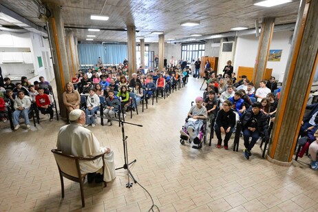 El Papa Francisco en el encuentro con unos 200 niños