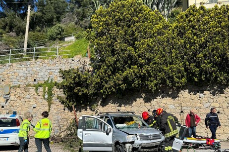 Automobilista precipita sull'Aurelia a Bordighera, è grave