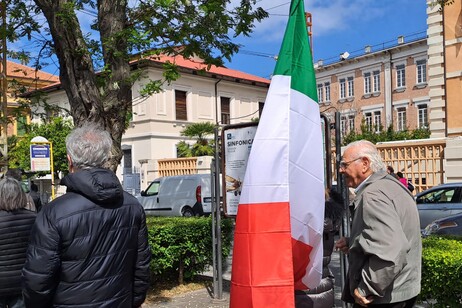 25 aprile, ad Ancona il sindaco parla dei valori dell'antifascismo e scatta l'applauso