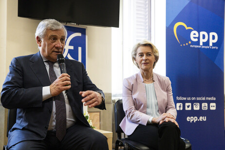 Antonio Tajani con Ursula von der Leyen