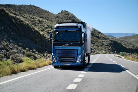Volvo scommette su camion alimentati ad idrogeno