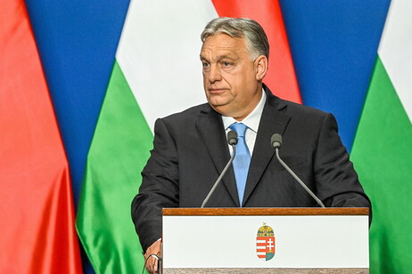 Orban: "Trump un uomo d'onore, continui a combattere"
