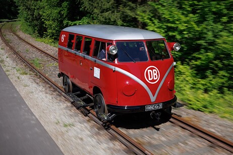 Bulli ferroviario del 1955 protagonista al VW Bus day 2024