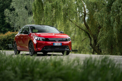 Incentivi auto, da berline a SUV:i vantaggi della gamma Opel