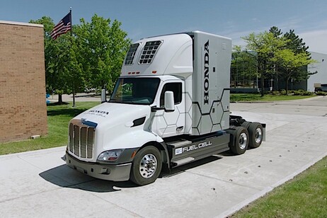 Concept truck Honda Fuel Cell sulle strade statunitensi