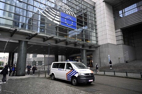 La Procura del Belgio avvia le perquisizioni all'Eurocamera sul Moscagate