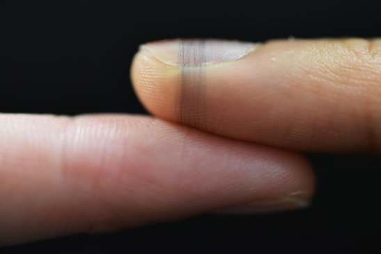 I sensori possono essere stampati direttamente sulla pelle del dito (fonte: University of Cambridge)