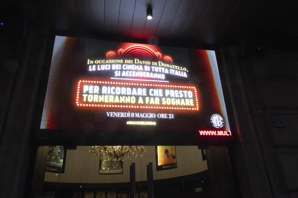 Cinema: Anec, flash mob delle sale con #riaccendilcinema