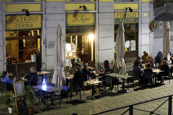 Restaurants outdoors in Milan