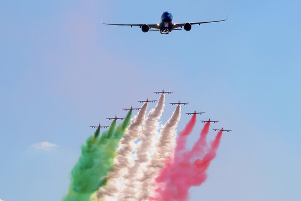 GP Italia: Ita, emozionante passaggio A350 dedicato ad Enzo Ferrari