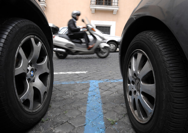 A Bergamo è guerra al parking abusivo, obbligatorio digitare la targa dell'auto © ANSA 