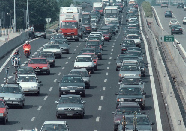 Estate, 70% italiani preferisce viaggiare in auto con partner © ANSA 