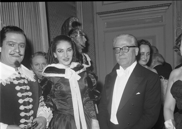 Giuseppe Di Stefano, Maria Callas e il Presidente Gronchi all'inaugurazione della Scala © ANSA/OLDPIX