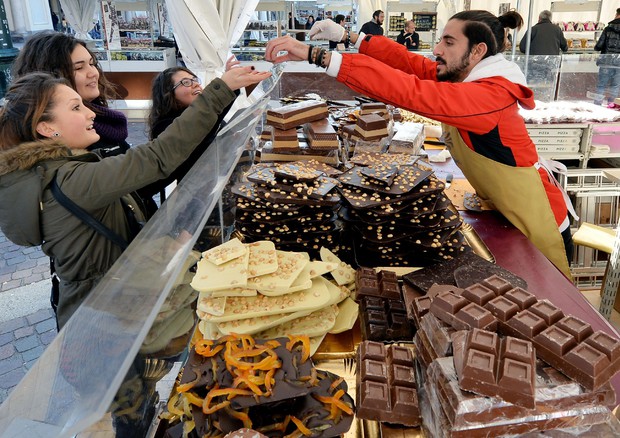 Una fiera del cioccolato a Torino © ANSA