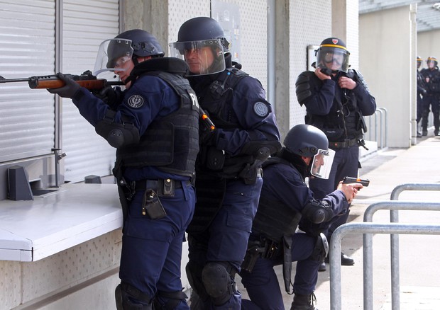 Francia: blitz a Parigi per fermare sospetto jihadista (foto: AP)
