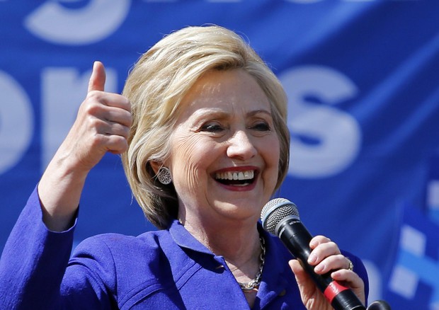 Hillary Clinton in California (foto: EPA)