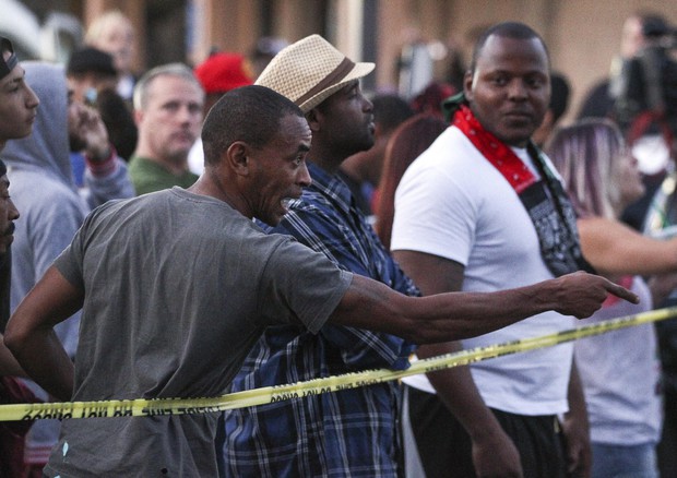 Usa: California, polizia uccide afroamericano disarmato (foto: AP)