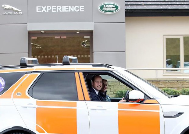 William e Kate in visita allo stabilimento Jaguar Land Rover © JLR Press
