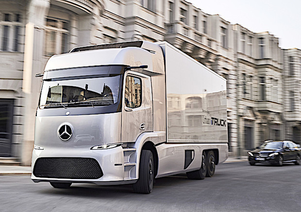 Mercedes-Benz lancia eTruck, camion elettrico da 25t © Mercedes-Benz