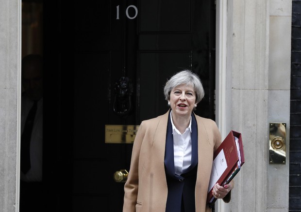 Theresa May (foto: AP)
