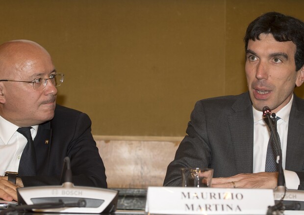 Il presidente di Coop Italia, Marco Pedroni (s) e il ministro dell'Ambiente e delle Politiche Forestali, Maurizio Martina © ANSA