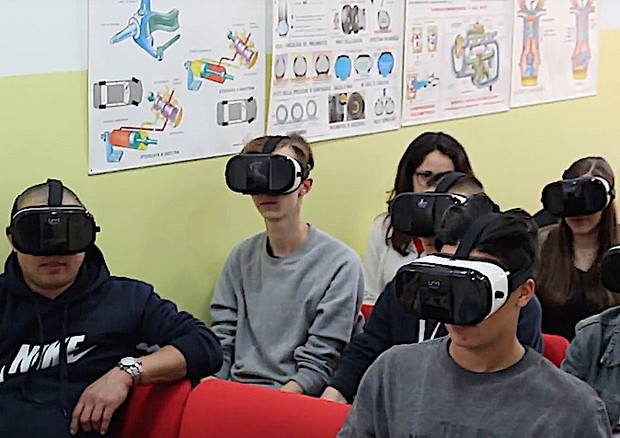 Un'app per prepararsi a esame patente con la realtà virtuale © Guida e Vai