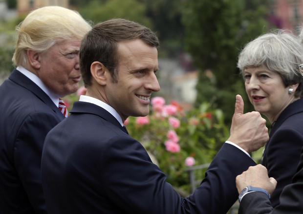 Emmanuel Macron, Donald Trump e Theresa May (foto: AP)