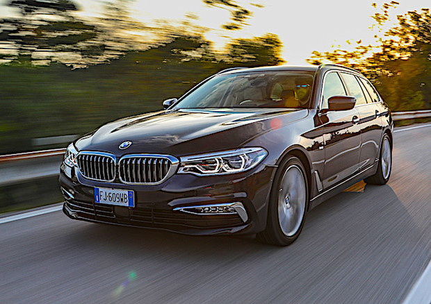 Hi-tech e spaziosa, la BMW Serie 5 Touring arriva nei saloni © BMW