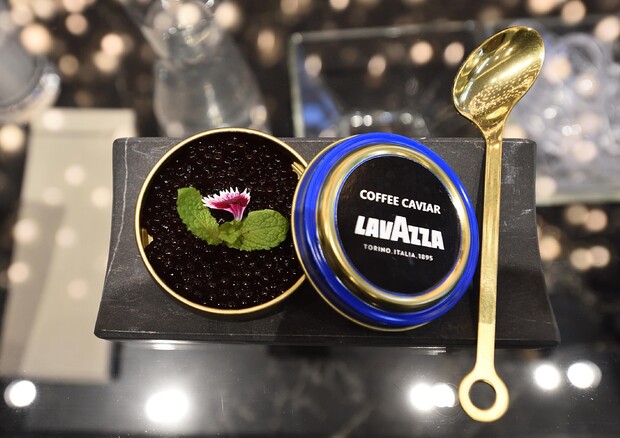 Il Coffee Caviar, una specialità Lavazza di caffè design durante l'inaugurazione del primo Flagship Store Lavazza © ANSA