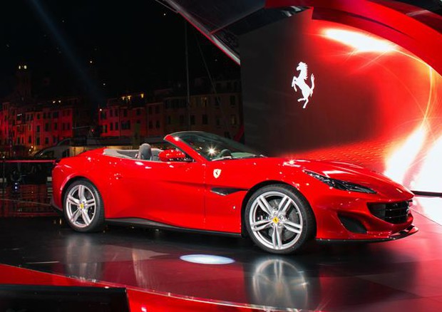 Debutto mondiale Ferrari Portofino nella celebre ‘piazzetta © Ferrari Press
