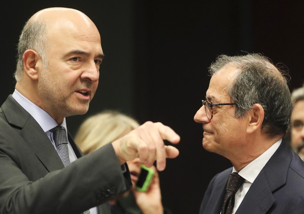 Pierre Moscovici e Giovanni Tria (archivio) © EPA