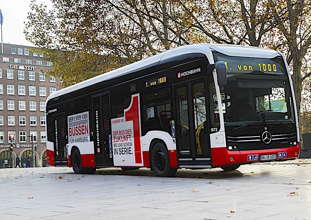 Debutta ad Amburgo primo autobus elettrico Mercedes eCitaro © Mercedes-Benz