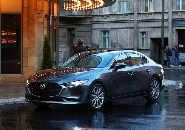 Mazda3, debutto a Los Angeles per la best seller giapponese © Mazda Usa Press