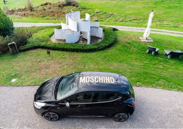 Renault Clio si rinnova e si veste Moschino © ANSA