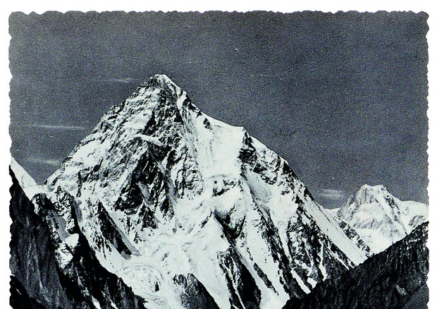 Il K2 in una cartolina d'epoca © ANSA