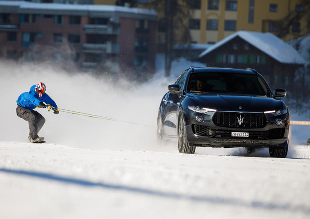 Trainato da Levante Jamie Barrow su snowboard a 151,57 km/h © Maserati Press