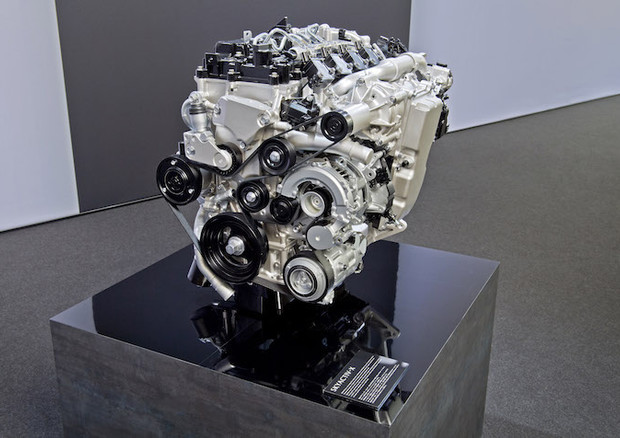 Mazda crede nei diesel e svilupperà nuovi motori per Suv © Mazda