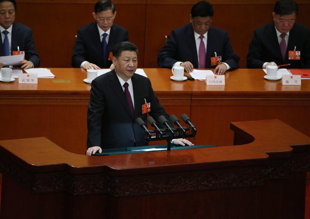 in primo piano il presidente cinese Xi Jinping © ANSA 