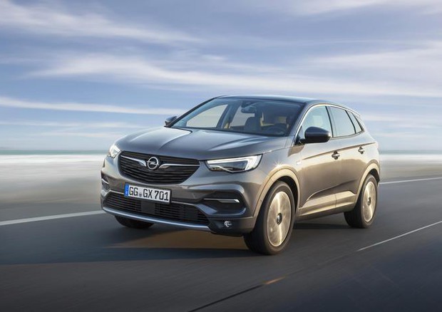 Opel, Grandland X premiato con l'Off Road Award 2018 © ANSA