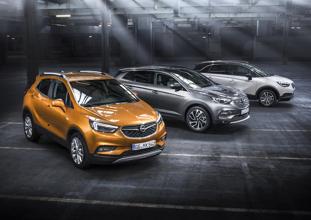 La gamma “X” di Opel comprende i due B-Suv Mokka X e Crossland X e il C-Suv Grandland X © Opel