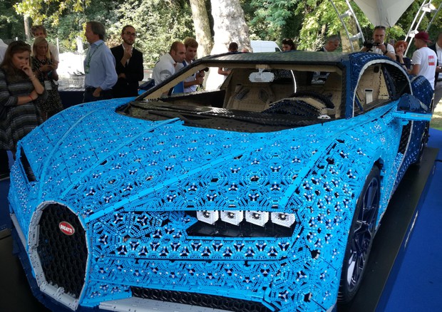Bugatti Lego Technic, si può guidare l'auto in mattoncini in scala 1:1 -  Attualità 