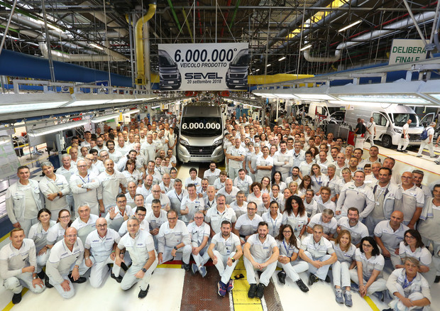 FCA: Sei milioni di veicoli a Sevel, lo stabilimento di Ducato © Ansa